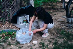 高效！基根-穆雷半场9中7拿到15分2帽 次节独得13分